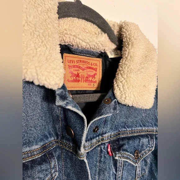 Levi Strauss Jean Jacket with Sherpa Collar - Picture 3 of 5